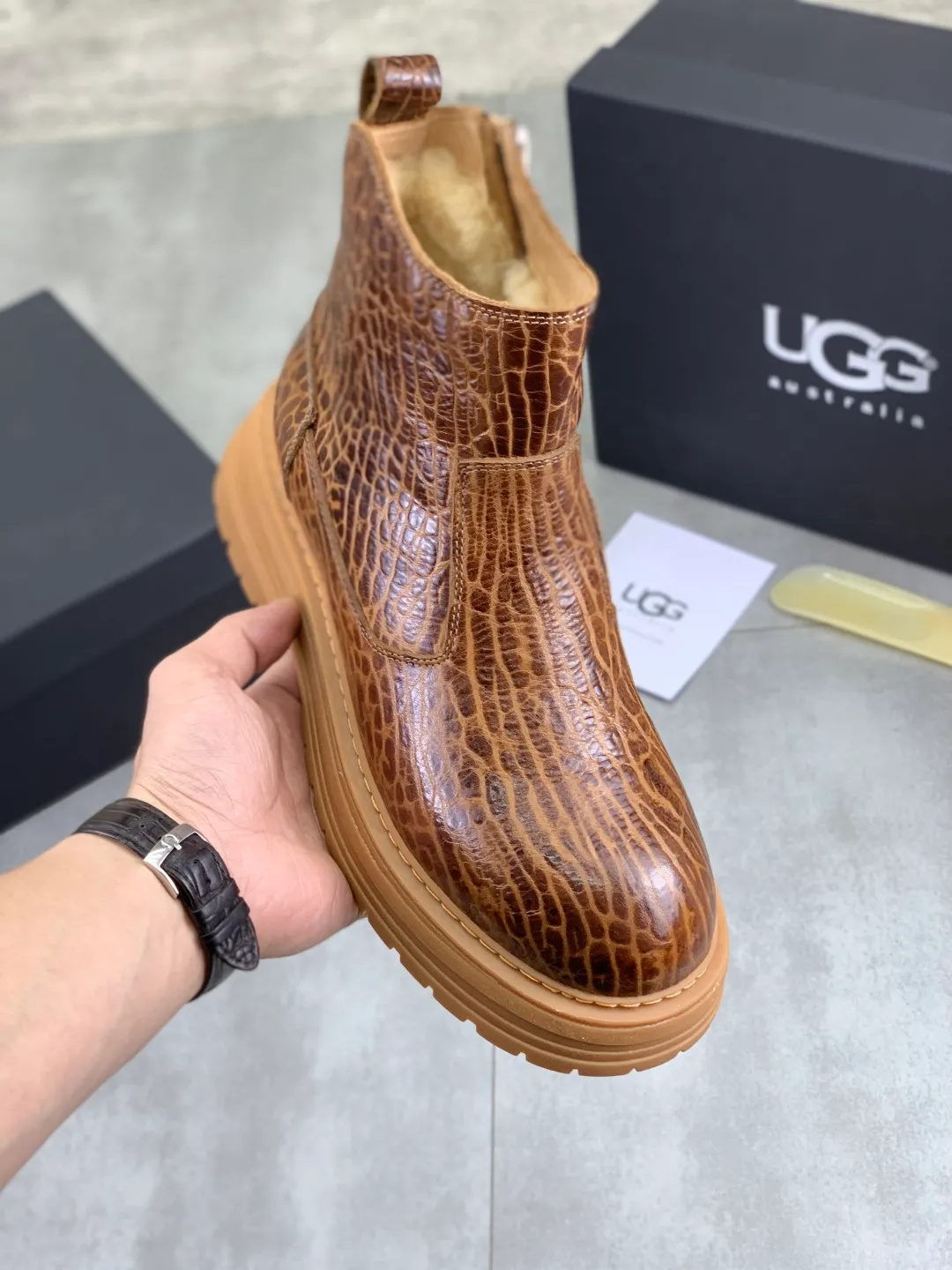 Men's men's shoes 💰P660 New arrival 🆕🆕🆕 IUGGI Men's British retro Martin boots Winter new men's outdoor hiking boots First layer of cowhide on the outside and wool on the inside Comfortable and warm Rubber sole sole Non-slip and firm Trendy and fashionable Casual and versatile Size: 38-44 (45 customized) Color: three colors